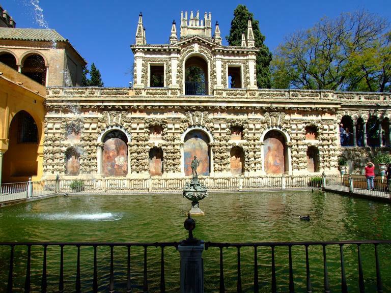 Alcázar de Sevilla. Fuente de mercurio.